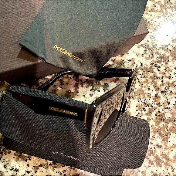 DOLCE & GABBANA SUNGLASSES ALL INCLUSIVE - Picture 7 of 13